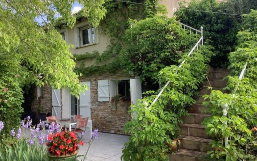 Maison 2 appartements, jardin piscine 168m²