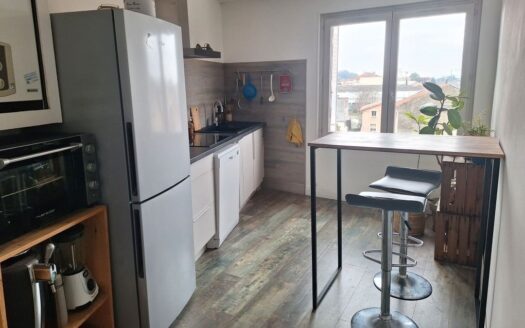 Appartement 3 pièces – 75 m² – Châteauvert – 135 000