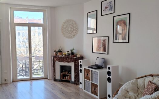 Duplex lumineux avec terrasse tropézienne
