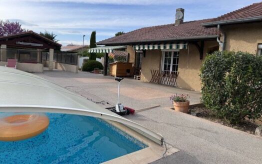 Maison 3 chambres avec sous-sol, piscine et terrain 1065 m² – Granges-les-Beaumont