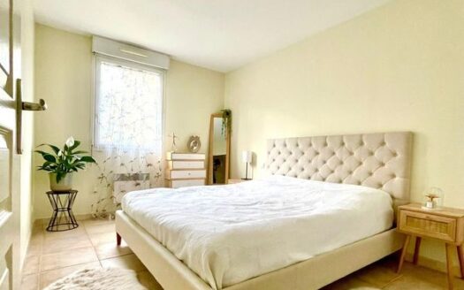 À VENDRE – Appartement type 3 avec terrasse en résidence sécurisée