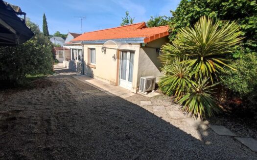 Maison individuelle de plain-pied avec jardin