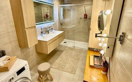 Maison rénovée avec goût 4 chambres -terrain 596 m2 coup de coeur assuré