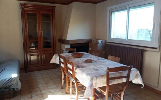 Maison 5 pièces 114m², jardin, garage et dépendances