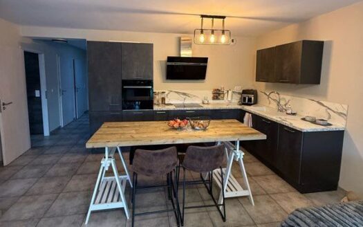 Maison paisible 5 pièces à 230.000
