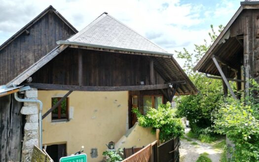 Maison corps de ferme rénovée avec T2 indépendant