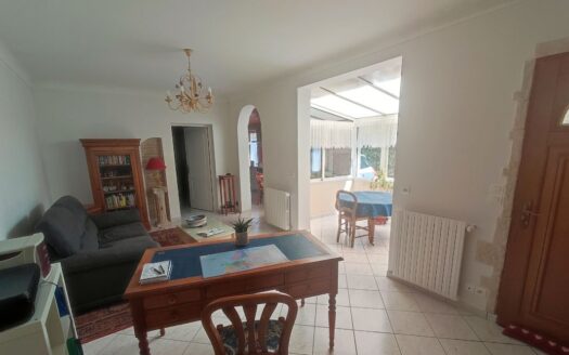 Maison individuelle de plain-pied avec jardin