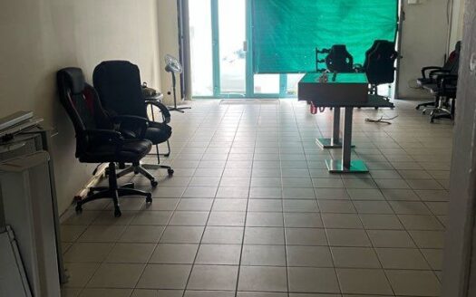 Local commercial + habitation centre ville