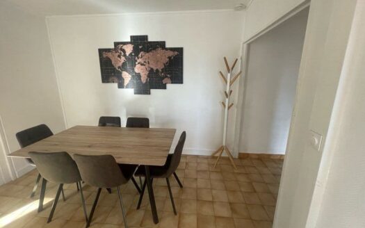 ANGOULÊME – appartement 80m^2 idéal pour colocation 3 chambres 3 salle d’eau cuisine ouverte su