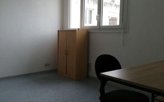 STUDIO T1bis 23m2 DIJON FACULTES rue d’Auxonne CUISINE SEPAREE avec MOBILIER Chauffage urbain