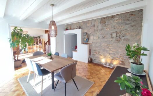 Belle ferme rénovée de 250 m² avec cachet et confort moderne