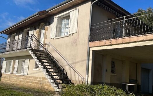 87190 MAGNAC-LAVAL- LIMOUSIN Maison Familiale surface au sol de 191m2 sur terrain de 1385 m2