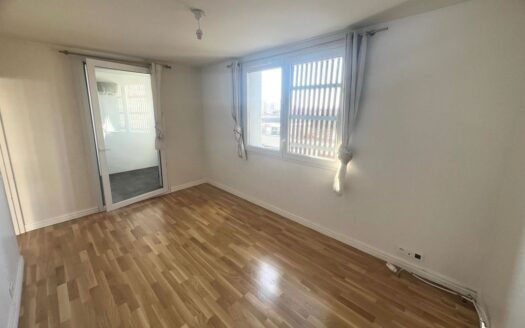 F4 de 76M2 cuisine équipé et salle de bain sur mesure