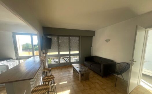 ANGOULÊME – appartement 80m^2 idéal pour colocation 3 chambres 3 salle d’eau cuisine ouverte su