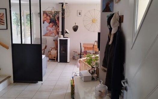 Maison/villa 4 pièces 3 chambres avec jardin