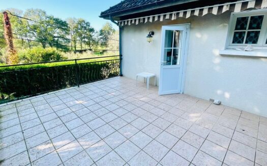 87190 MAGNAC-LAVAL- LIMOUSIN Maison Familiale surface au sol de 191m2 sur terrain de 1385 m2