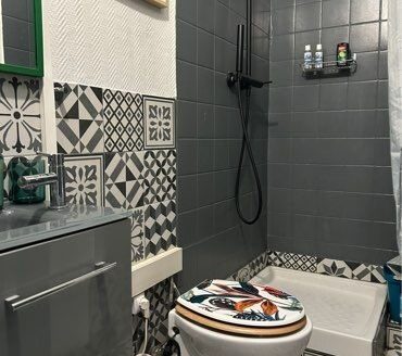 Studio 17 m² face à la gare – Bel immeuble en cours d’isolation