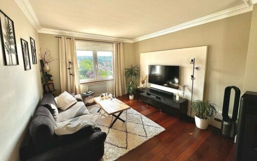 Duplex 111m2 / 3 chambres / garage / cave