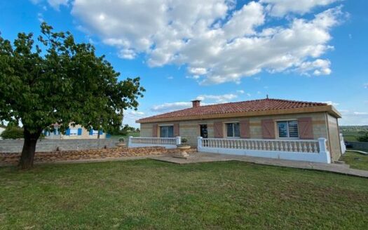 Maison bazoges en pareds