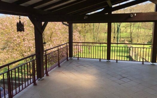 Vend en direct superbe maison de maître 2 sdb 4 chambres + grand sous sol
