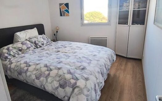 Appart T4 – 71m² lumineux, grand balcon, piscine et gardien + Garage fermé et place parking – 3