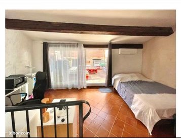 Maison de village avec toit terrasse