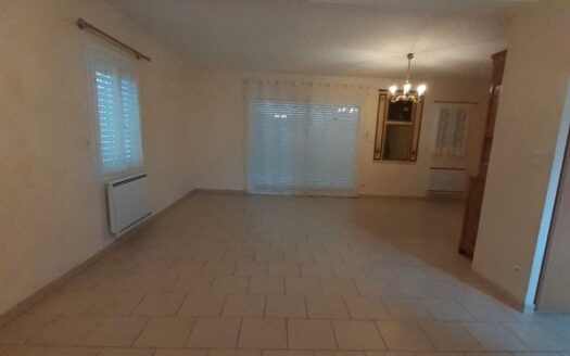 Maison familiale avec jardin – 8 pièces – Beaumont-sur-Sarthe