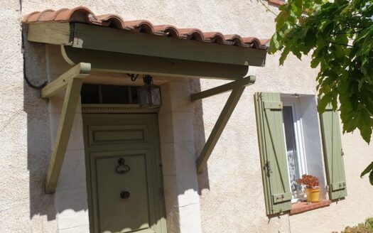 Maison provencale avec jardin et vue dégagée
