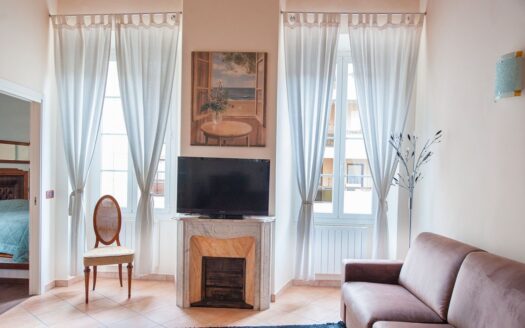 Superbe appartement 2 pièces au cœur de Menton, à 50 m de la mer