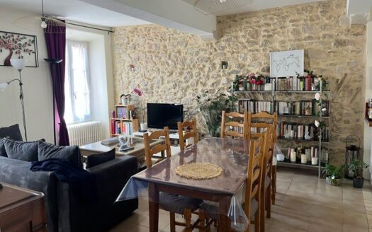 Maison de village lumineuse