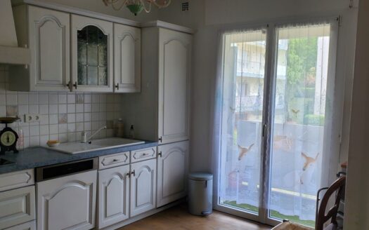 Appartement spacieux 85m2 balcons cave proche centre ville rénové en 2019