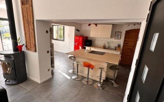 Maison moderne en campagne