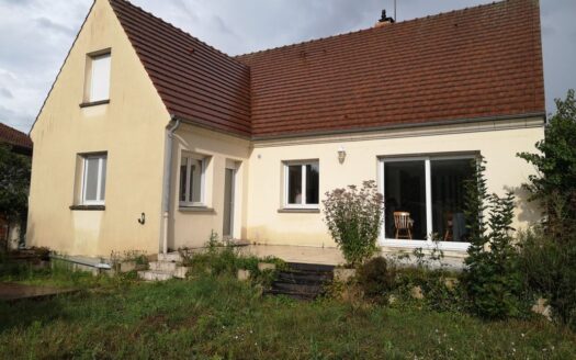 Maison T8 172 m² , BELLEU