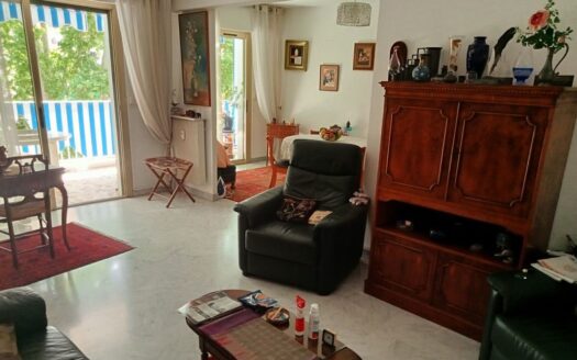 Appartement 4 pièces centre ville Cagnes