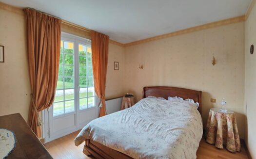Maison 6 pièces (148 m2), terrain 9980m2