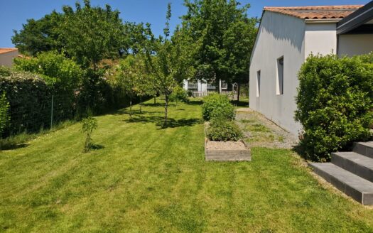 IDEAL FAMILLE OU INVESTISSEURS – Maison  6 pièces de 162 m² à Saint Avaugourd des Landes