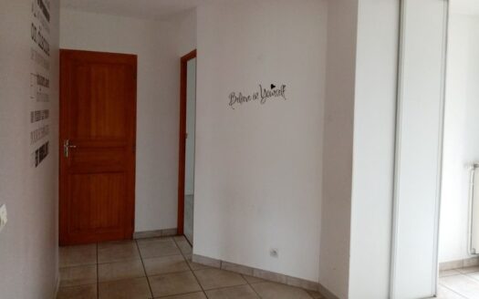 Maison T8 172 m² , BELLEU