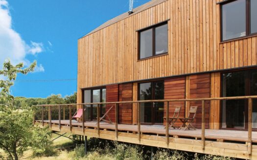 Maison bois contemporaine écologique d’architecte – 1h10 de Paris – vue dégagée