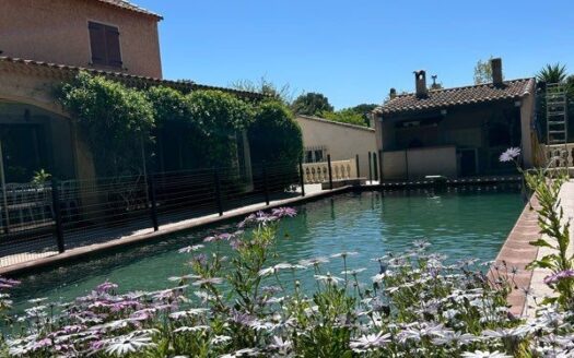 Vend villa au calme à 5 mn à pied de la plage de Sainte Croix