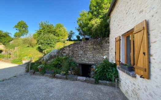 Maison en pierre entièrement rénovée 6 pièces 145 m²