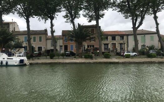 Double maison atypique à vendre près du canal du midi