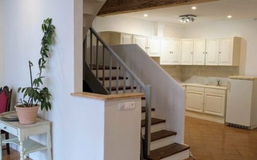 Maison de charme rénovée au cœur d’Espéraza – 150 m² sur 3 niveaux