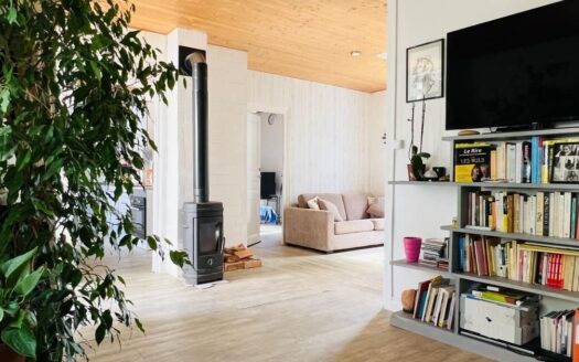 Ensemble immobilier, un logement, des revenus