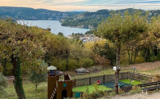 Domaine exceptionnel vue lac