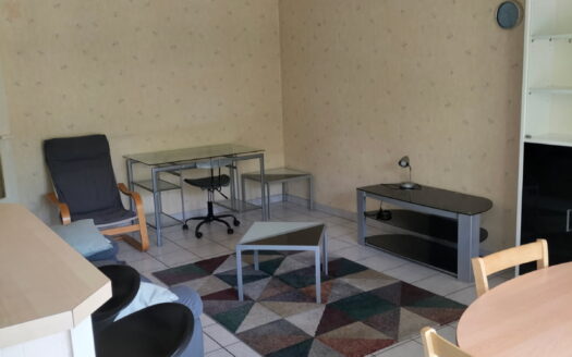 Chambéry – T2 meublé avec terrasse, cave et parking