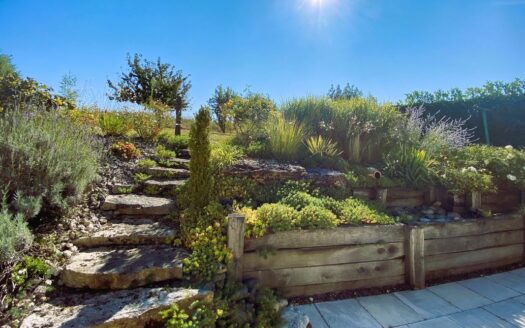 Maison 3 pièces – Grand terrain arboré